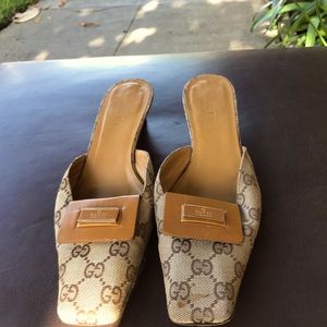 GUCCI Monogram GG Mules size 8 Tan